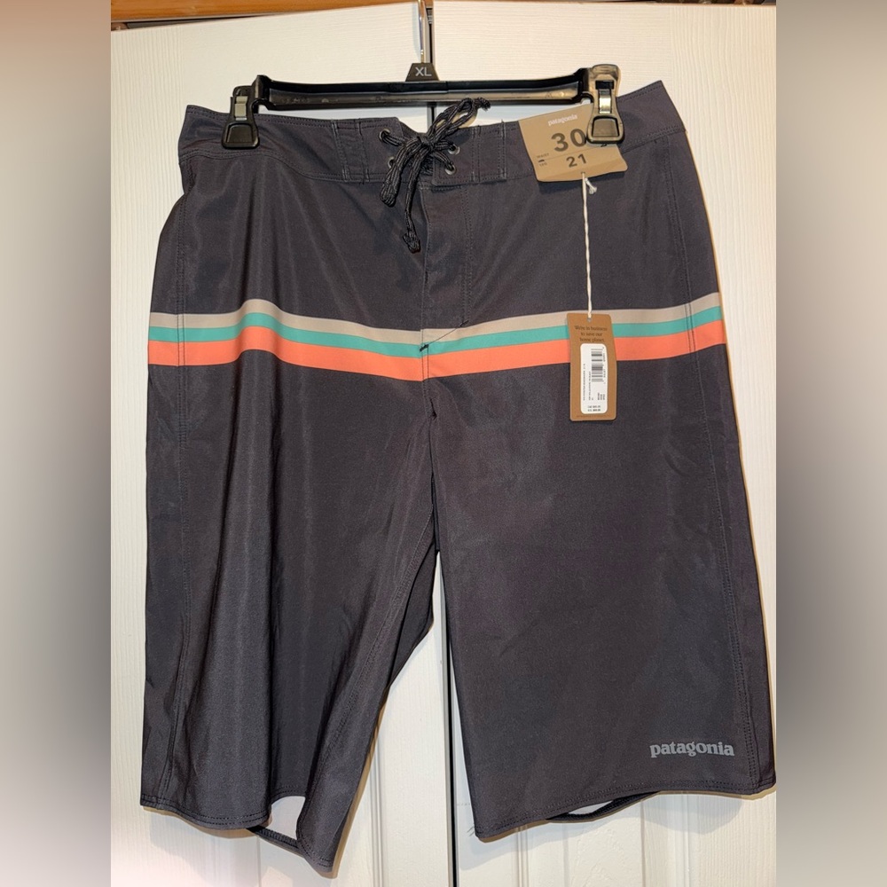 New Men’s Patagonia board shirts NWT size 30